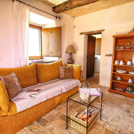 Valley-view Farmhouse In With Pool And Bbq בית נופש