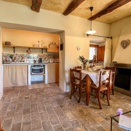 Holiday home Valley-view Farmhouse In With Pool And Bbq