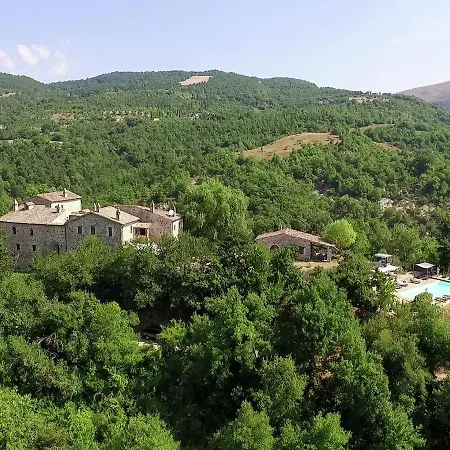 Valley-view Farmhouse In With Pool And Bbq Holiday home