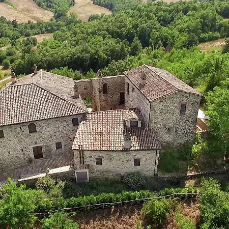 Valley-view Farmhouse In With Pool And Bbq Holiday home