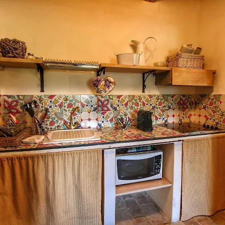 בית נופש Valley-view Farmhouse In With Pool And Bbq *